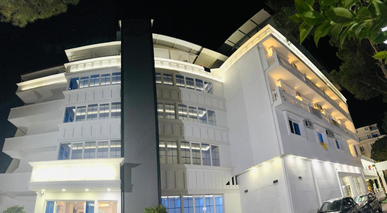 Ujvara Hotel Golem  Exterior photo