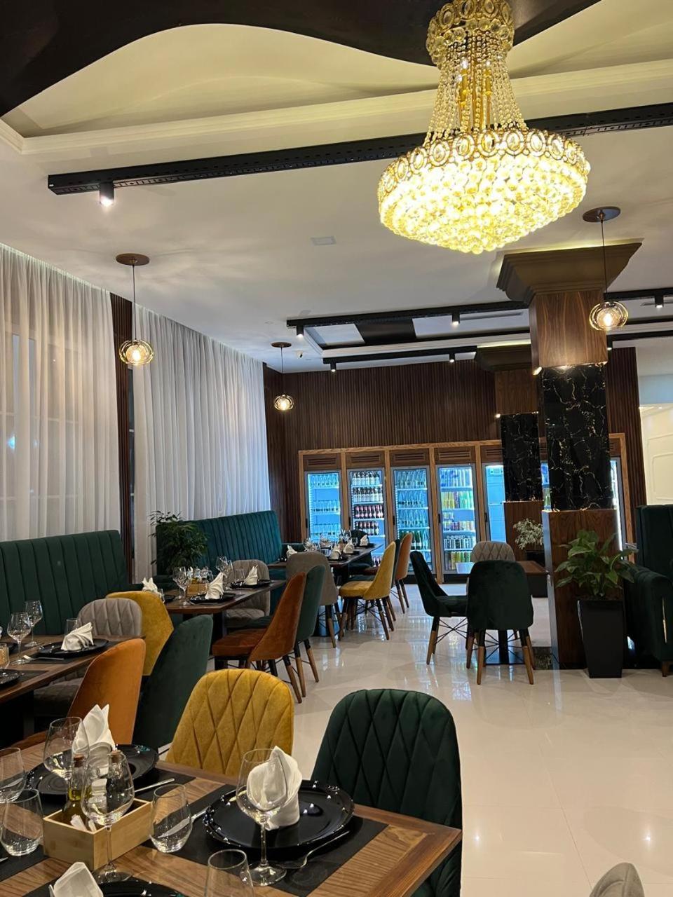 Ujvara Hotel Golem  Exterior photo